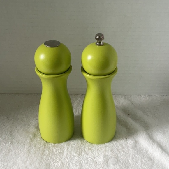 Green Salt and Pepper Grinder Set - Picture 1 of 3